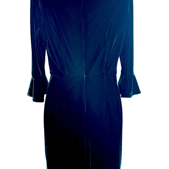 Womens dress green velvet with bell sleeves size 8. Perfect for the holidays. - Picture 5 of 5